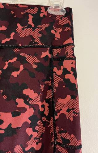 Sweaty Betty Super Sculpt Camo Red Pink Black 7/8 Leggings - Size XS