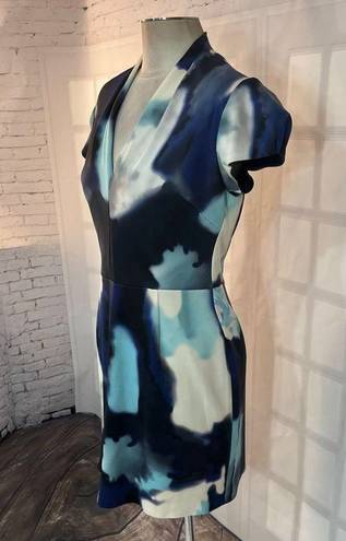 Betsey Johnson  blue tone abstract scuba feel cap sleeve sheath dress size 10