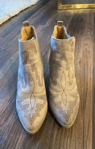 Qupid Gray/beige Ankle Boots