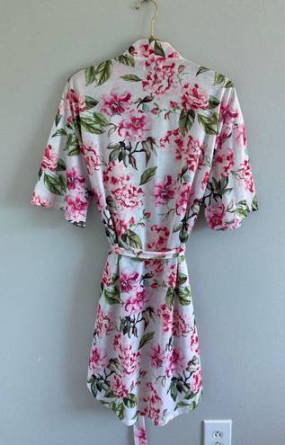 Show Me Your Mumu Pink Floral  Short Sleeve Robe.