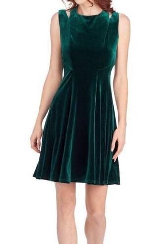 Gabby Skye  Cut-Out Velvet Dress Green Size 14 NWT