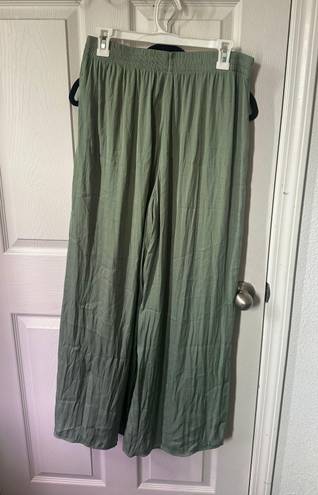 Flowy green pants Size M