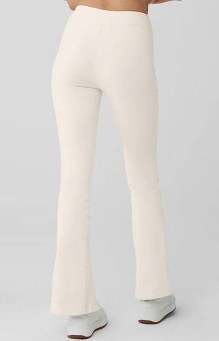 Alo Yoga Alo Airbrush High-Waist Flutter Legging in Ivory Flared Athletic Pants Size L