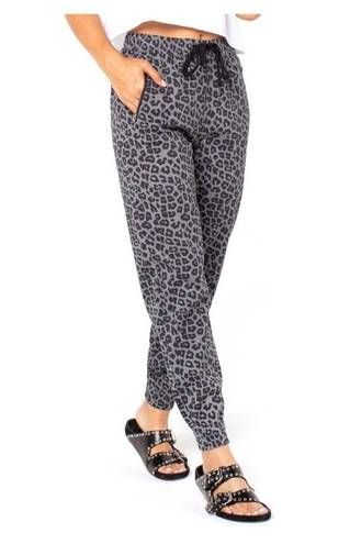 Celebrity Pink  Junior Ladies High Rise Grey Leopard Print Stylish Jogger SZ XS