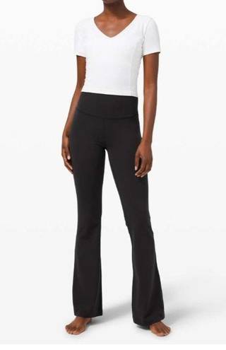 Lululemon  Groove Pant Flare Super High-Rise *Nulu
Black Size 8 SOLD OUT STYLE