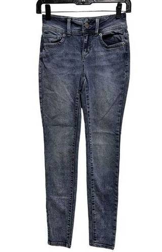 No Bo  Soft Mid Rise Skinny Junior's Size 1 Blue Stretch Jeans BGD-C