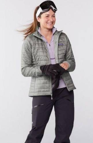 Patagonia Women's Nano Puff Jacket in Feather Grey Silver Gray Size Extra Small