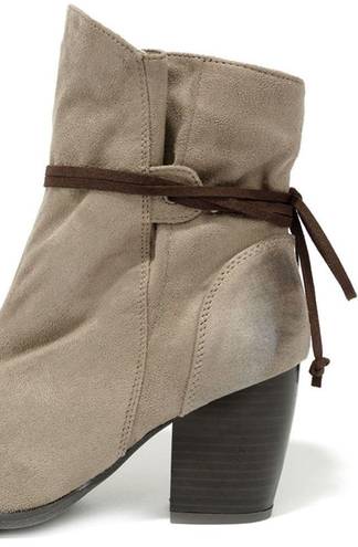 Qupid Keeping It Chill Taupe Oil Finish Slouchy Ankle Boots. Sizes 8 & 6.5. NEW IN BOX