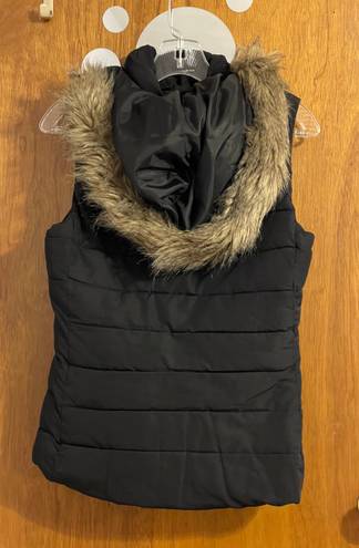 Banana Republic Black Puffer Vest