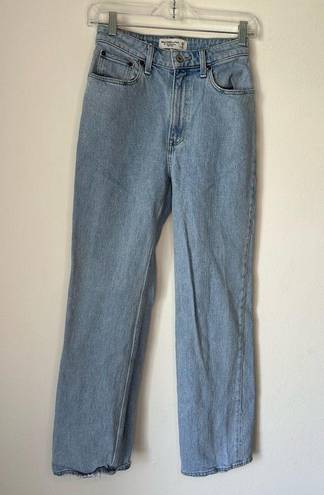 Abercrombie & Fitch  Ultra High Rise 90s Straight Jean Curve Love Size 25