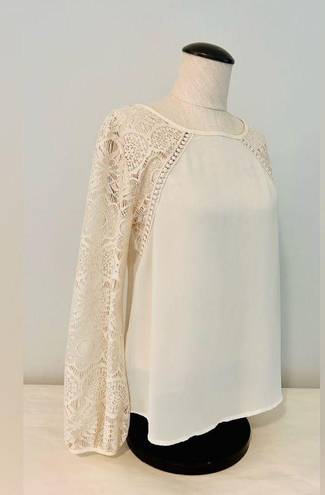 fab'rik Fab’rik Open Back Lace and Embroidered Cream Top size Medium