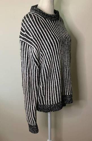 Elizabeth and James  Black and White Sweater Women's Medium