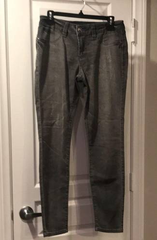 Elle  Jeans Women's Gray Skinny Mid Rise Denim Jeans Size 6R GUC #6149