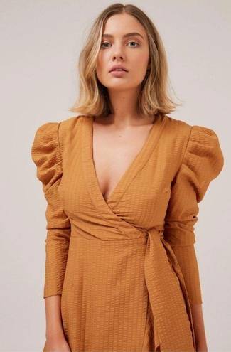 C/MEO COLLECTIVE  ADVANCE LONG SLEEVE WRAP DRESS IN MUSTARD