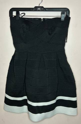 Sans Souci San Souci Black And White Strapless Mini Dress