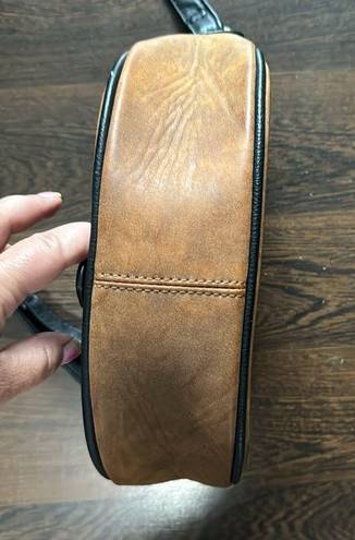 Krass&co G.H. Bass & . Leather Crossbody Purse Tan