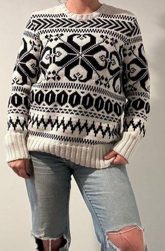 Ralph Lauren  Classic Fair Isle Knit Sweater in Cream/Black. Sz Medium