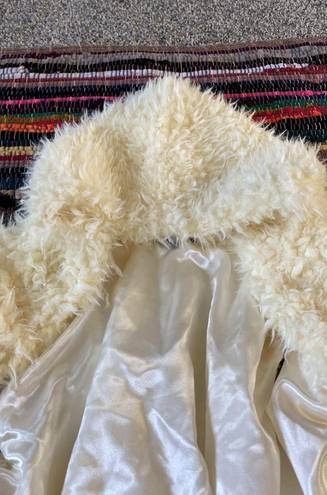 Coco + Carmen White Hooded Furry Vest Size Small