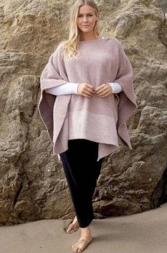 Barefoot Dreams  CozyChic Coastline Poncho in Ballet Pink А382066
