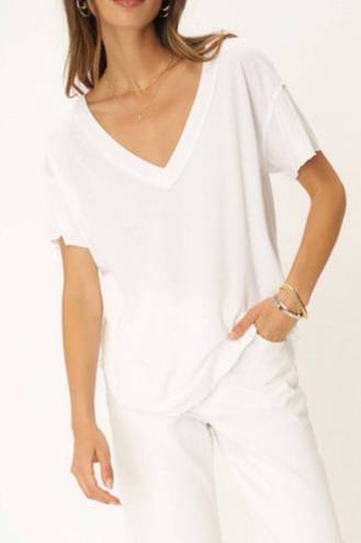 Edge S’ White Short Sleeved Stretch V Neck Tee