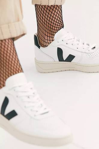 VEJA V-10 Sneakers