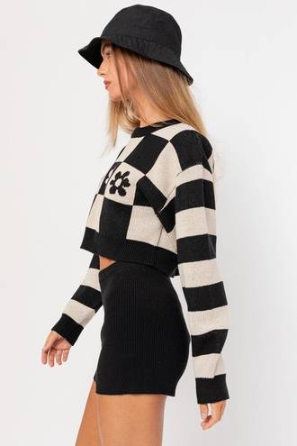 Le lis  Long Sleeved Crop Sweater 