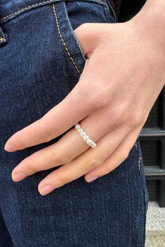 Brandy Melville NWT  PEARL RING stretch