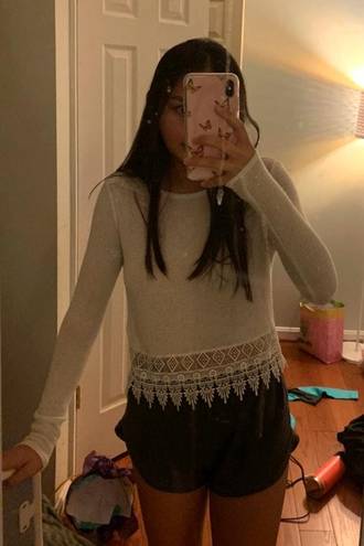 Divided White Sweater Fringe Bottom