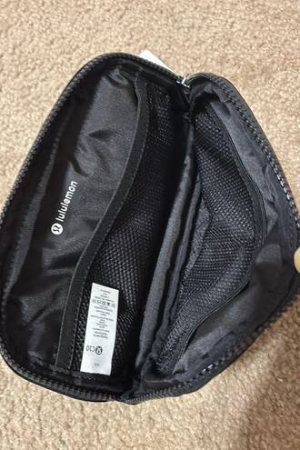 Lululemon Everywhere Belt Bag