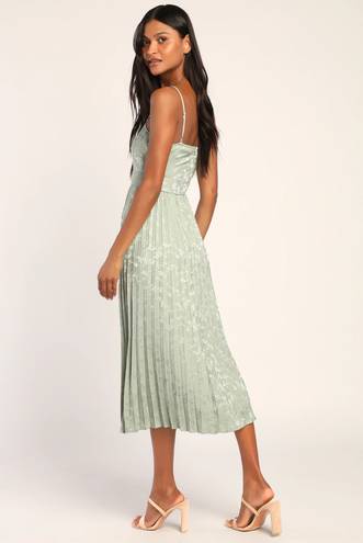 Lulus Regal Romance Sage Floral Jacquard Pleated Satin Midi Dress