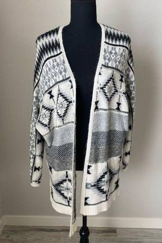 Aeropostale  Black/Whtie Oversized Cardigan Size Extra Small