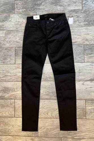 Celebrity Pink  Skinny Jeans Pants size 5 / 27 Black NWT Stretch CJ20974Z35