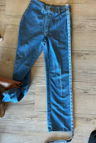 Unique Vintage Vintage 1970’s Jeans With Floral Embroidered Pockets