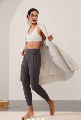 Athleta  Salutation High Rise Jogger in Powervita Size XST Yoga Pants Leggings