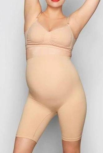 SKIMS  Maternity Sculpting Shorts Shapewear Bottoms Small / Medium Mid Thigh NWOT