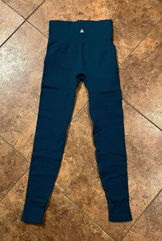 Balance Athletica Topaz Quartz Energy Leggings Teal Size M