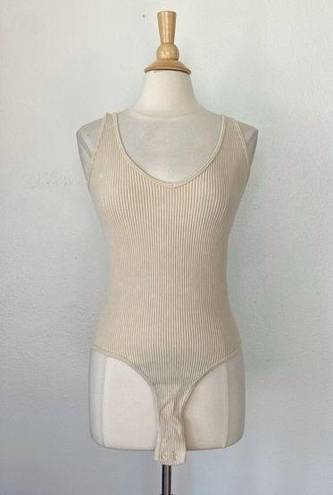 Aura Ribbed Solid Beige V-Neck Fitted Sleeveless Bodysuit