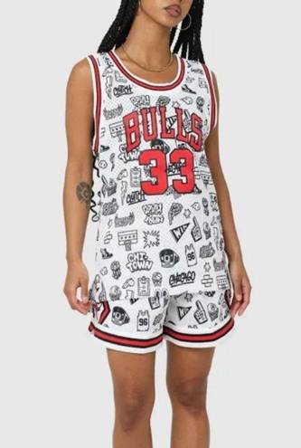 Mitchell & Ness 13  NBA doodle shorts Chicago bulls size large