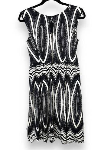 Tracy Reese  Fit and Flare Black and White Dress with pockets