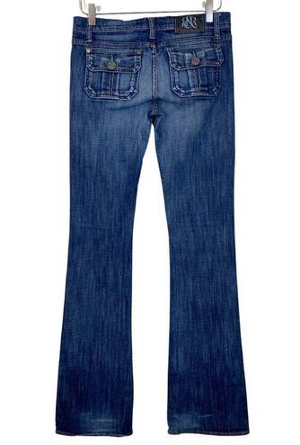 Rock & Republic  Women's 8" Low Rise Boot Cut Jeans Medium Blue Wash Size 28