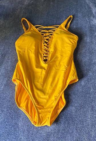 Bleu Rod Beattie Bleu l ROD BEETIE yellow one piece swimsuit with details on front & back ( 12 ) 