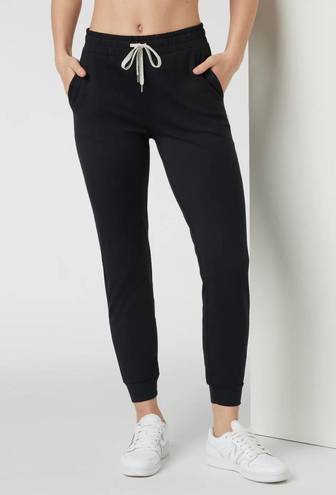 Vuori Performance Joggers in Black Heather