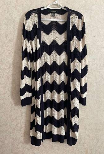 89th and Madison  women's large long sleeve white / blue longer cardigan