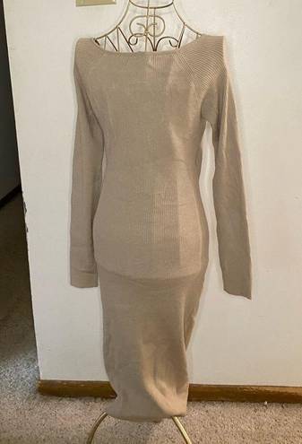 All in Favor NWT  gathered front cutout long sleeve ribbed midi dress M