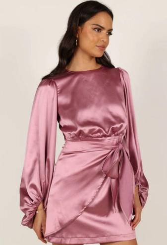 Petal and Pup  Opal Mauve Purple Satin Long Balloon Sleeve Wrap Mini Dress 16