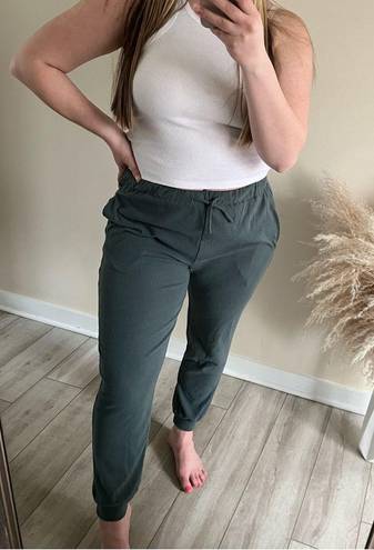 Lulus  green joggers