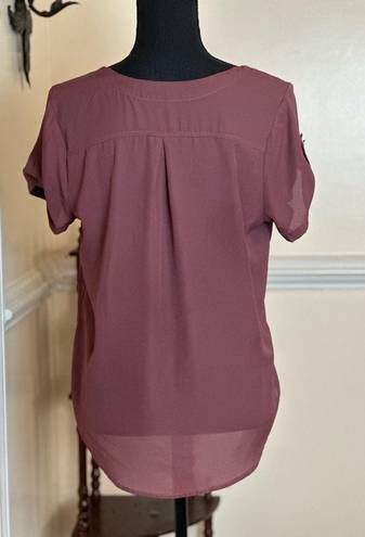 Lily White Jersey V-Neck Short Sleeve Top