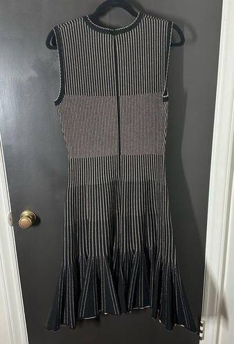 Oscar de la Renta  Black Gold Striped Fluted Jacquard Knit Dress Size Medium NWT