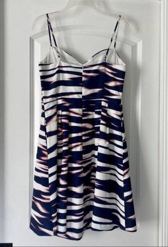 Yumi Kim  Sneak Peak Dress Blue & White Summer Ikat Print w/ Cutout Sz Medium NWT