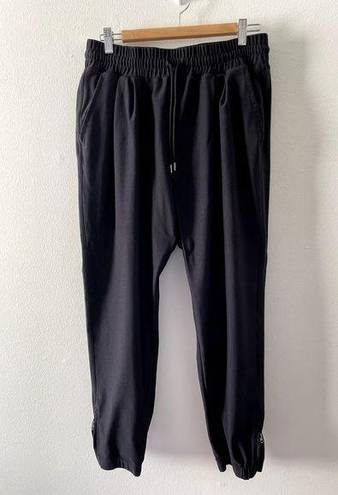 Lorna Jane  Pants Womens Medium Black Joggers Athleisure Drawstring Pleated